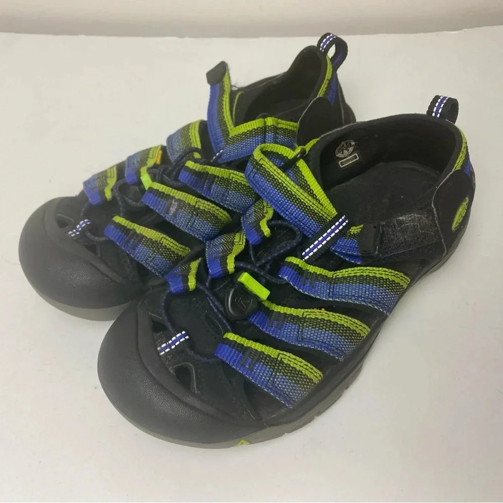 Keen Newport H2 sandals size 3